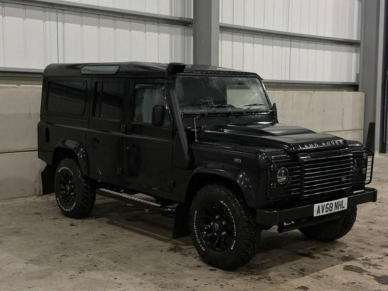 Used Land Rover Defender 122 HP (89 kW) 2008 Black Estate