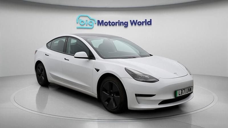 White Used 2021 Tesla Model 3 Long Range AWD Sedan | £20,000 (Fair price) - Image 1/4