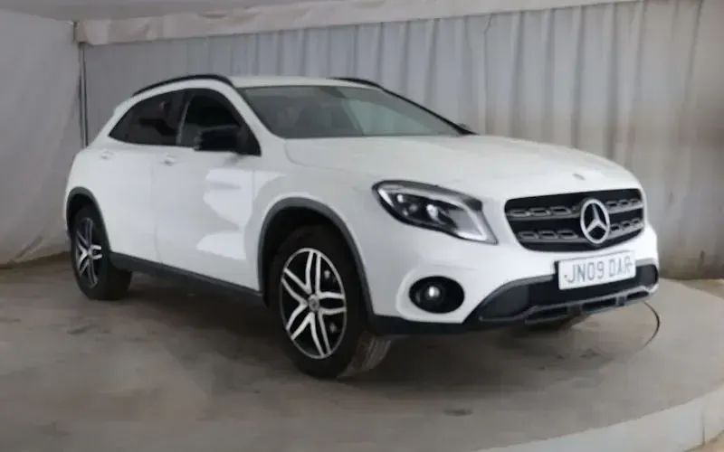 Used Mercedes GLA180 Urban 122 HP (89 kW) 2020 SUV