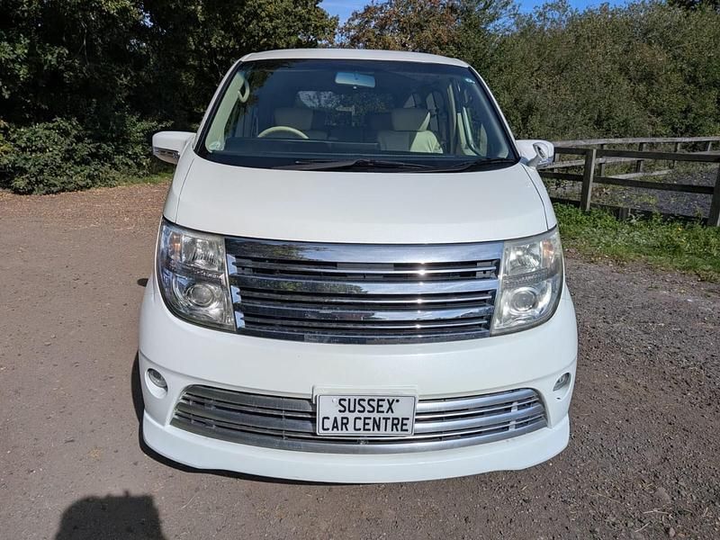 Used Nissan Elgrand 2007 White MPV