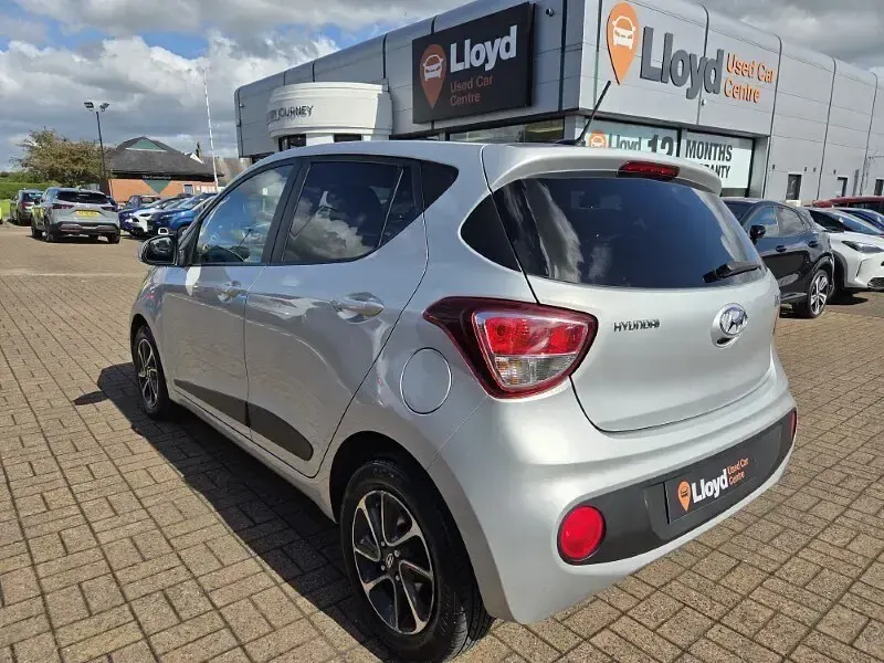 Used Hyundai i10 Premium 2018 Silver Hatchback
