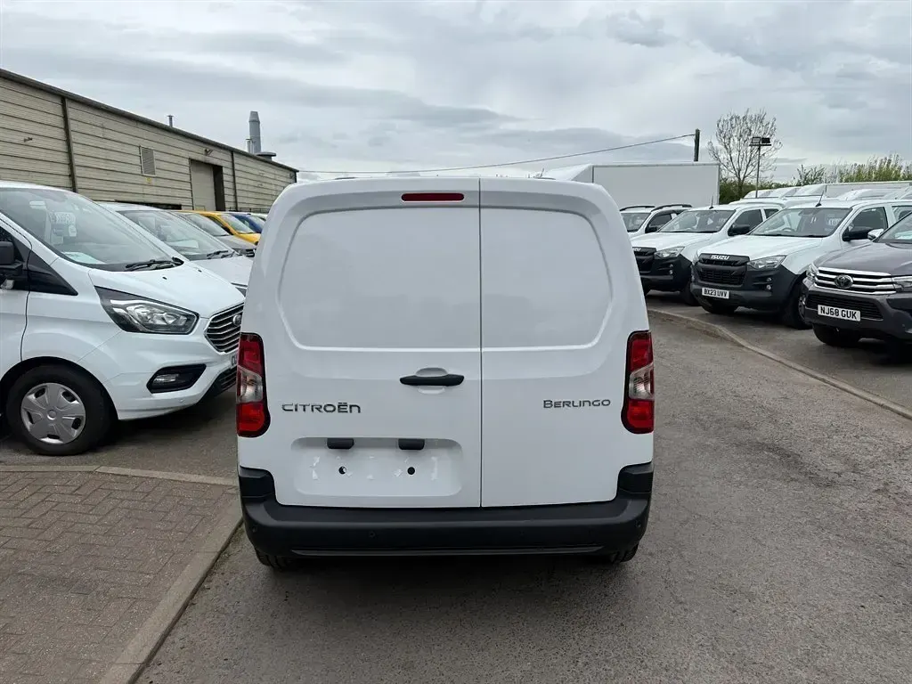 Novo Citroën Berlingo 100 HP (73 kW) 2025 Branco Monovolume