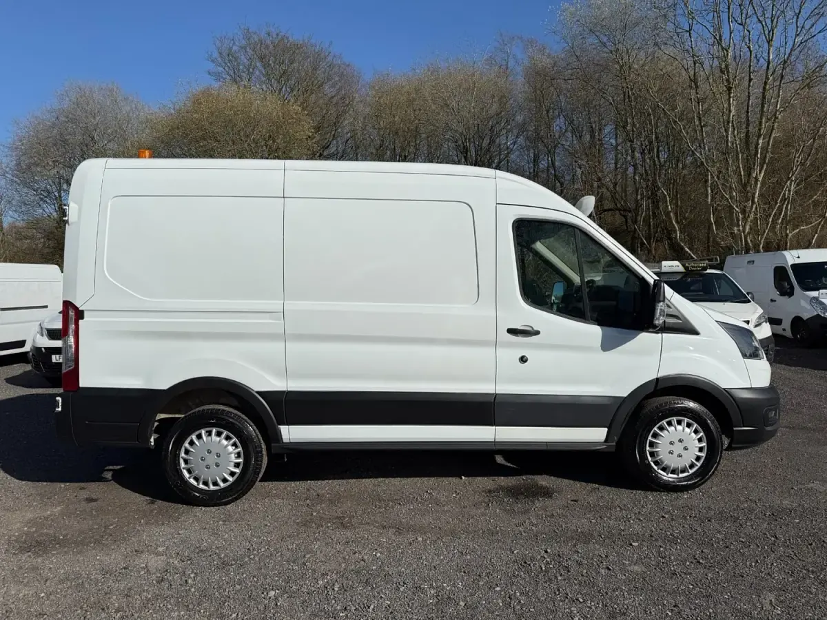Używany Ford Transit 105 KM (77 kW) 2022 Biały Van