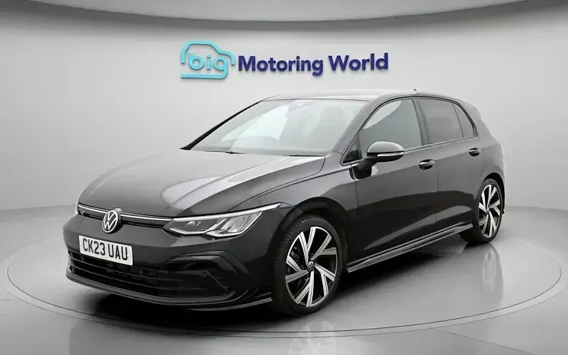 Usado VW Golf VIII R-line 150 CV (110 kW) 2023 Negro Utilitario