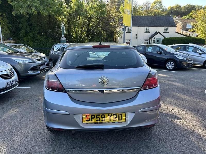 Used Vauxhall Astra Sport 89 HP (65 kW) 2009 Silver Hatchback