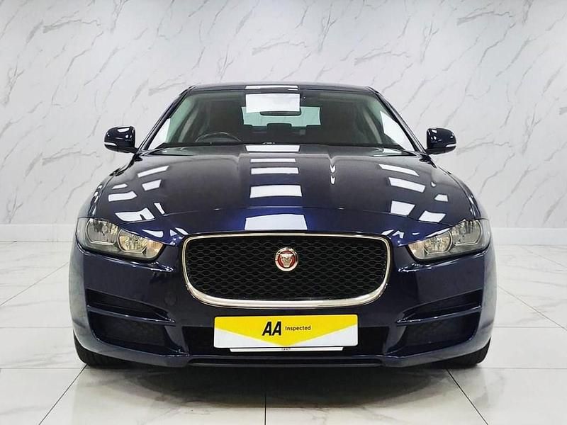 Used Jaguar XE SE 180 HP (132 kW) 2016 Blue Sedan