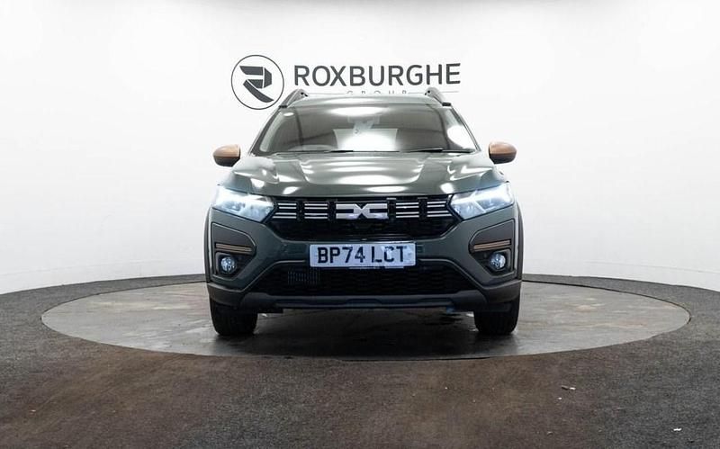 Used Dacia Jogger Extreme 110 HP (80 kW) 2024 Green MPV