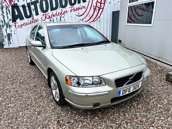 Used Volvo S60 SE 2006 Gold Sedan