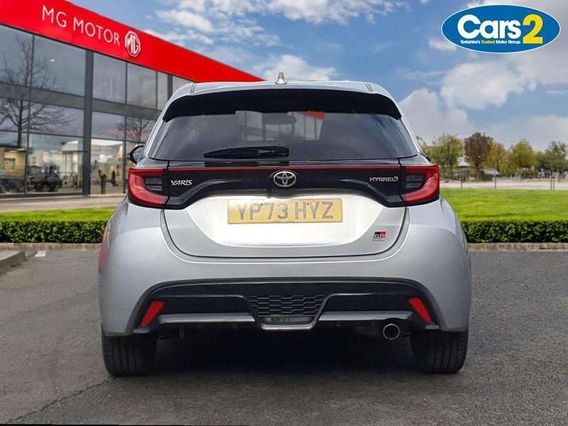 Used Toyota Yaris Hybrid Sport 113 HP (83 kW) 2023 Silver Hatchback