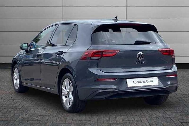 Second-hand VW Golf VIII 150 CP (110 kW) 2022