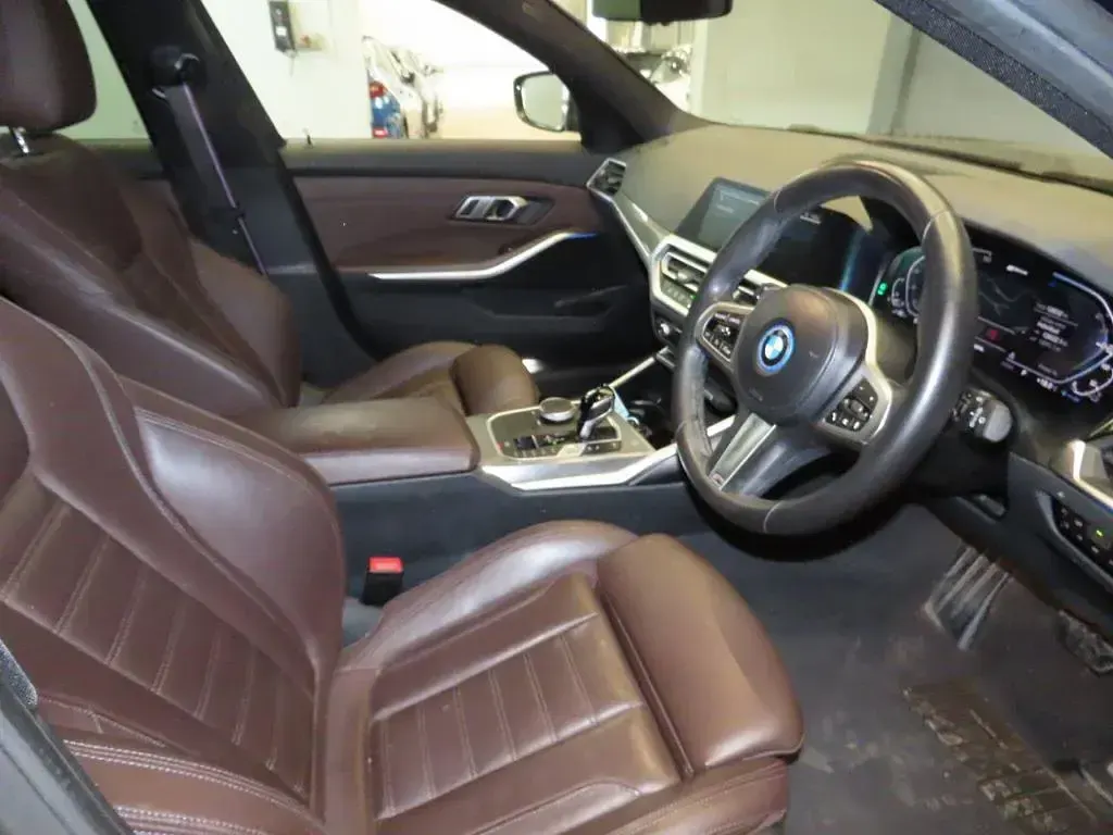 Used BMW 330e M Sport 292 HP (214 kW) 2022 Blue Estate