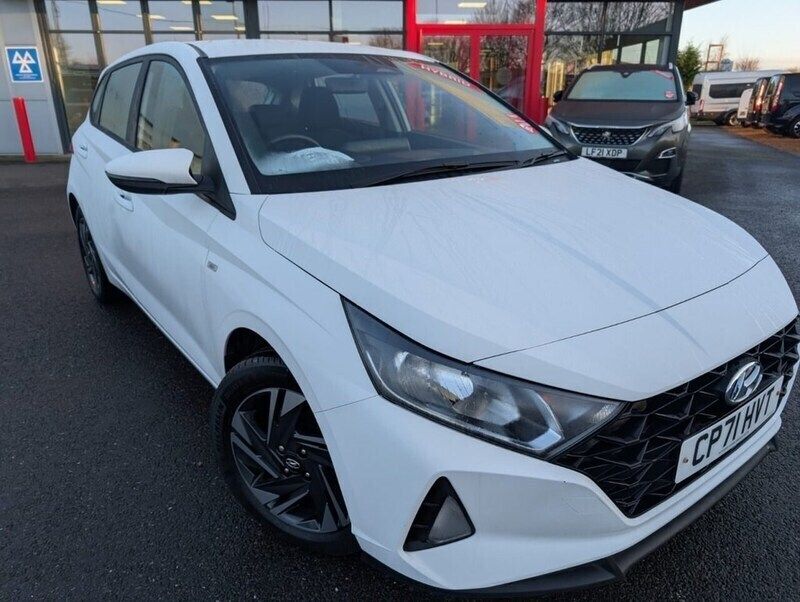 White Used 2021 Hyundai i20 SE Hatchback | £12,495 (Fair price) - Image 1/4