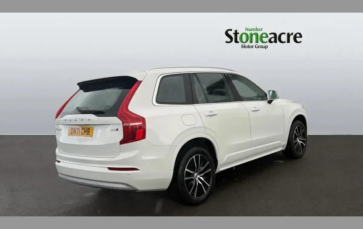 Used Volvo XC90 Momentum 232 HP (170 kW) 2021 White SUV