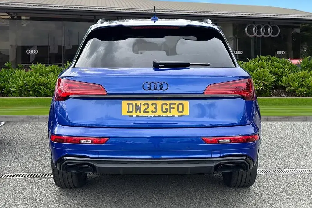 Used Audi Q5 Comfort 265 HP (194 kW) 2023 Blue SUV