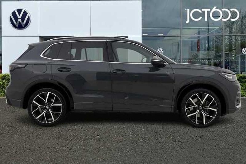 Used VW Tiguan R-line 150 HP (110 kW) 2024 Grey SUV