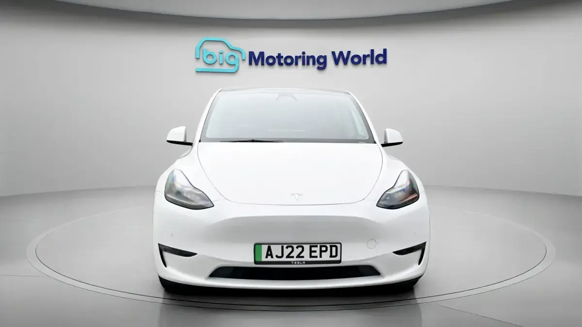 Used Tesla Model Y Long Range AWD 378 kW (514 HP) 2022 White SUV