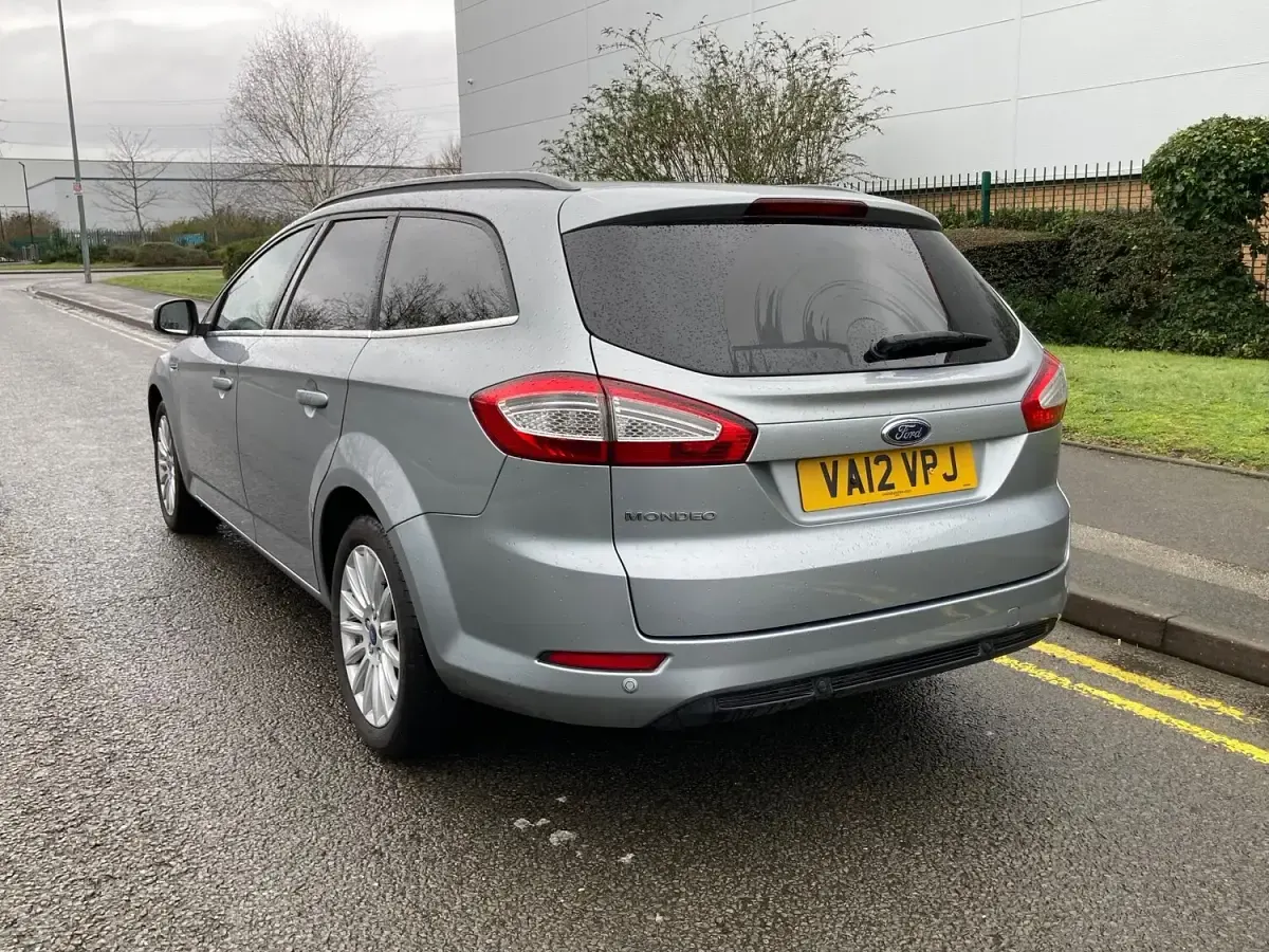 Used Ford Mondeo Business Edition 140 HP (102 kW) 2012 Silver Estate