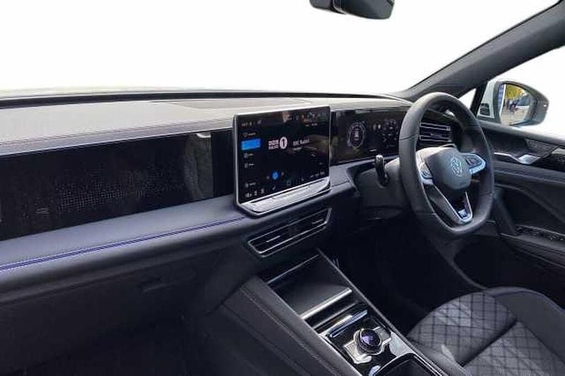 Used VW Tiguan R-line 150 HP (110 kW) 2025 White SUV