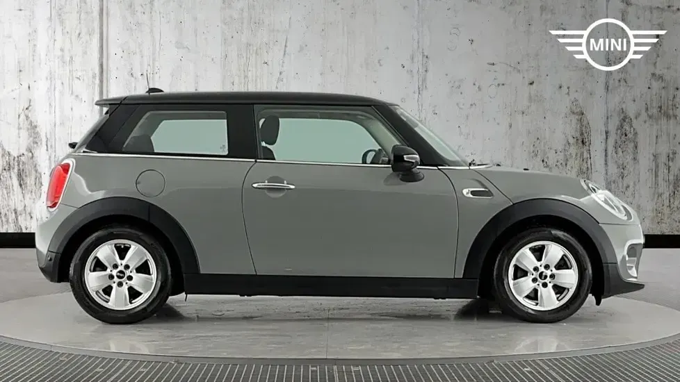 Used Mini Cooper Classic 134 HP (98 kW) 2019 Grey Hatchback