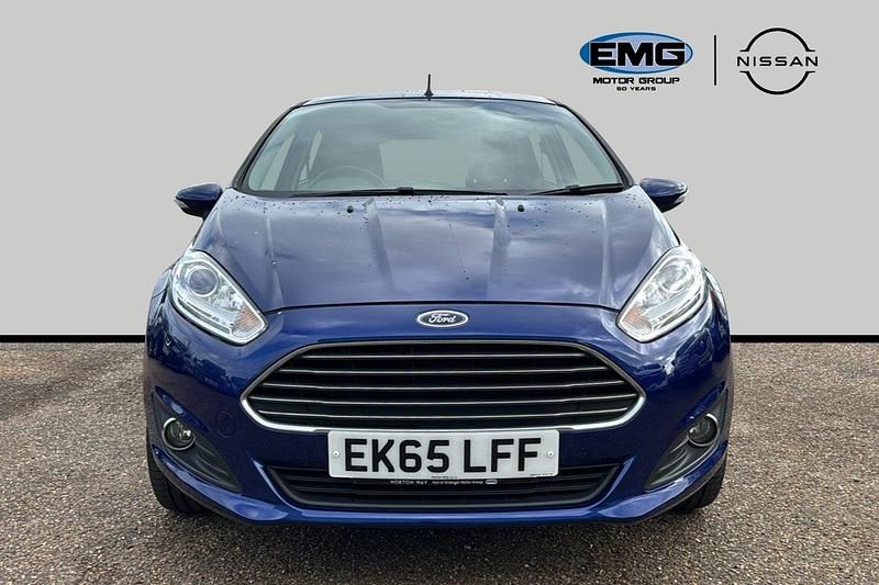 Used Ford Fiesta Zetec 105 HP (77 kW) 2015 Blue Hatchback