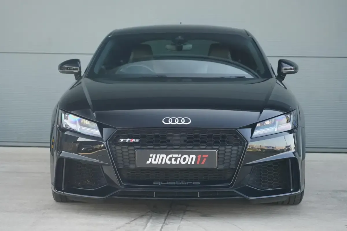 Begagnad Audi TT RS Business 400 HK (294 kW) 2018 Svart Sportkupé