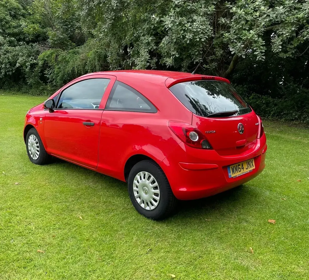 Used Vauxhall Corsa S 65 HP (47 kW) 2014 Red Hatchback