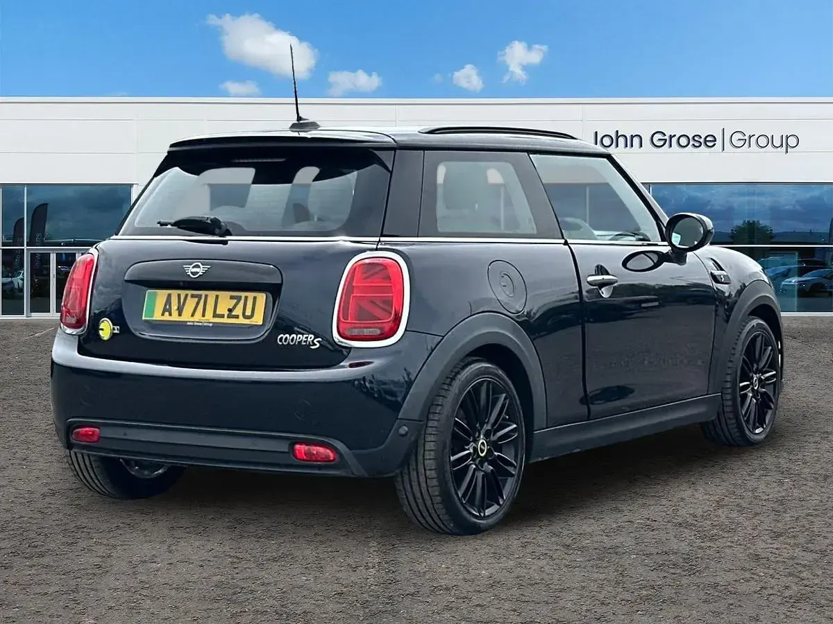 Used Mini Cooper S Hatch 135 kW (184 HP) 2021 Blue/black Hatchback