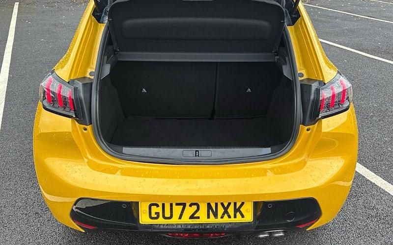 Used Peugeot 208 Premium 131 HP (96 kW) 2022 Yellow Hatchback