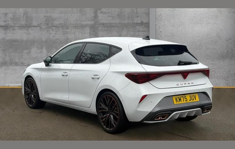 New Cupra Leon 200 HP (147 kW) 2025 White Hatchback