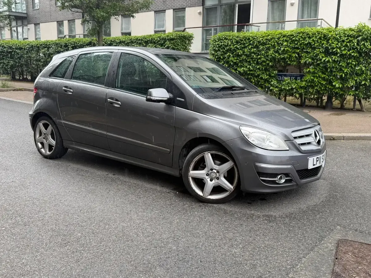 Used Mercedes B160 2011 Grey MPV