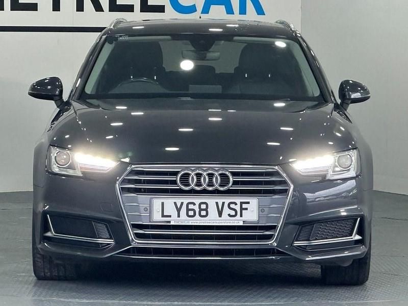 Gebraucht Audi A4 Sport 150 PS (110 kW) 2019 Grau Kombi