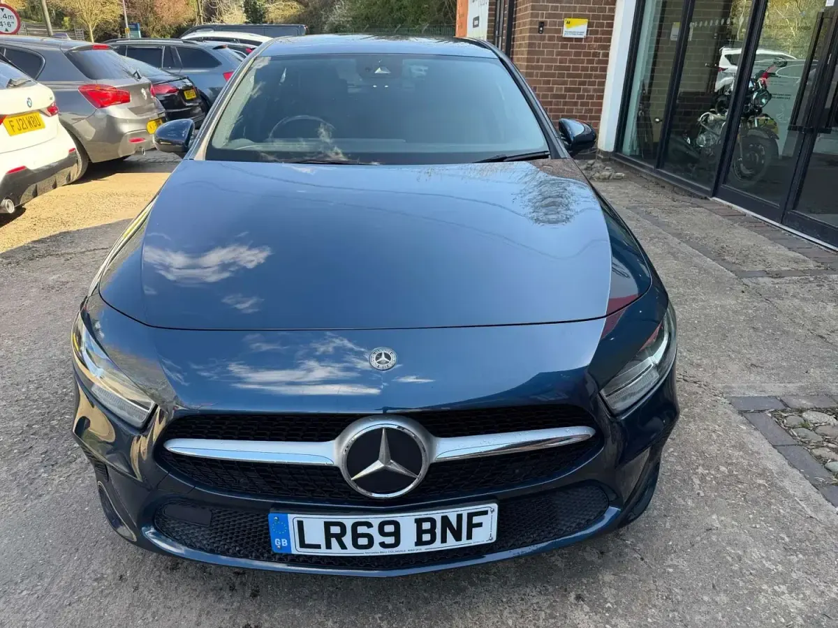 Usado Mercedes A180 Executive 2019 Azul Citadino