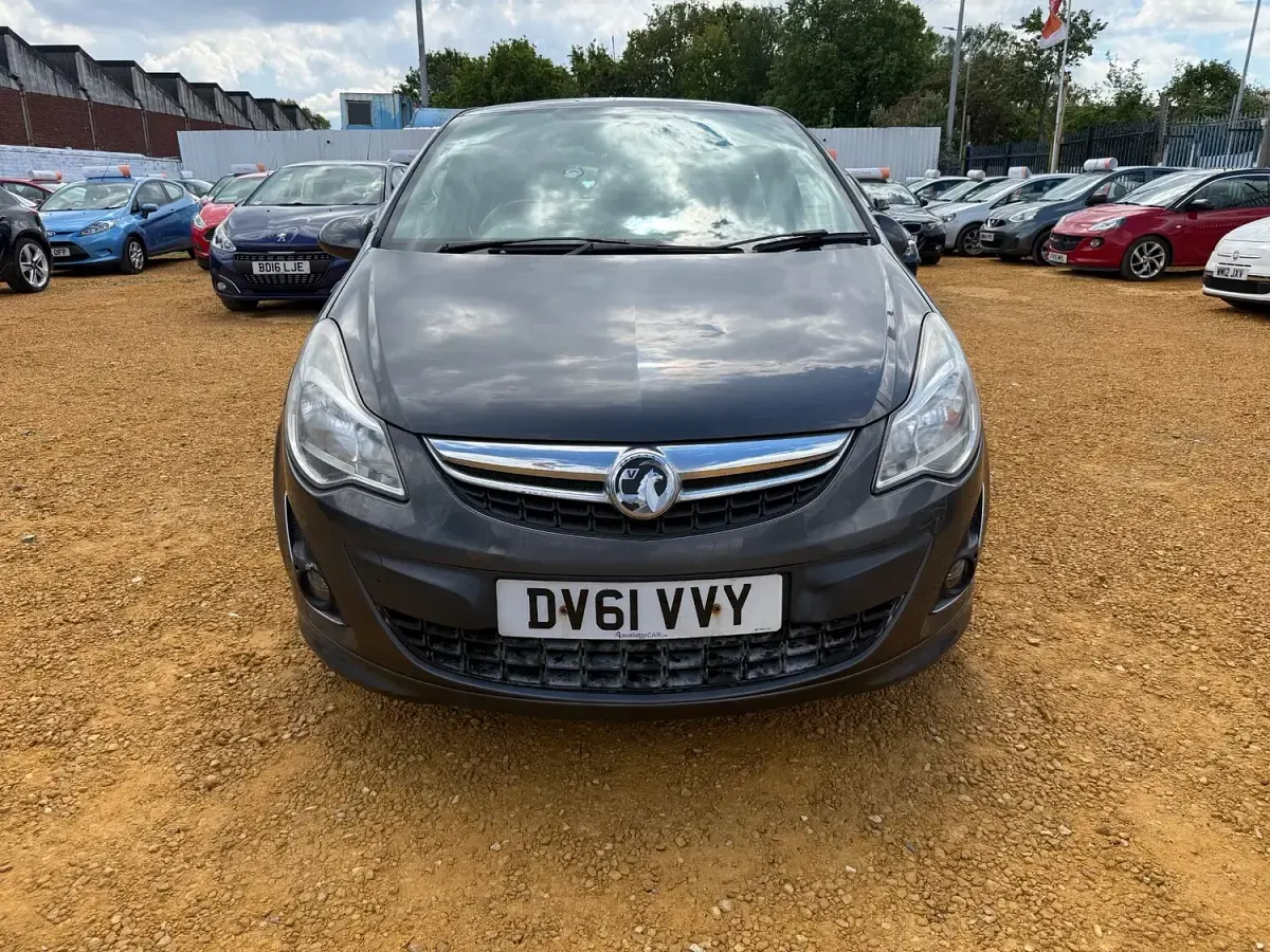 Used Vauxhall Corsa SRi 100 HP (73 kW) 2011 Grey Hatchback