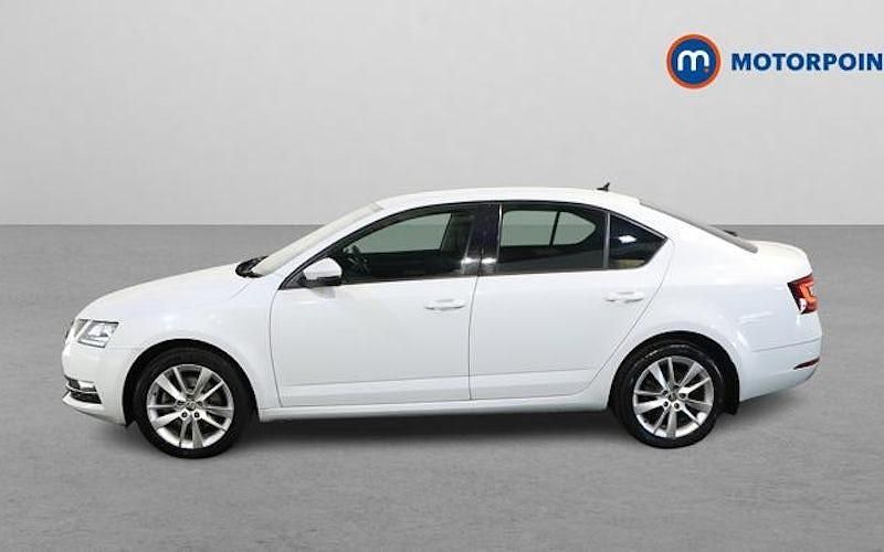Used Skoda Octavia SE L 190 HP (139 kW) 2019 White Hatchback