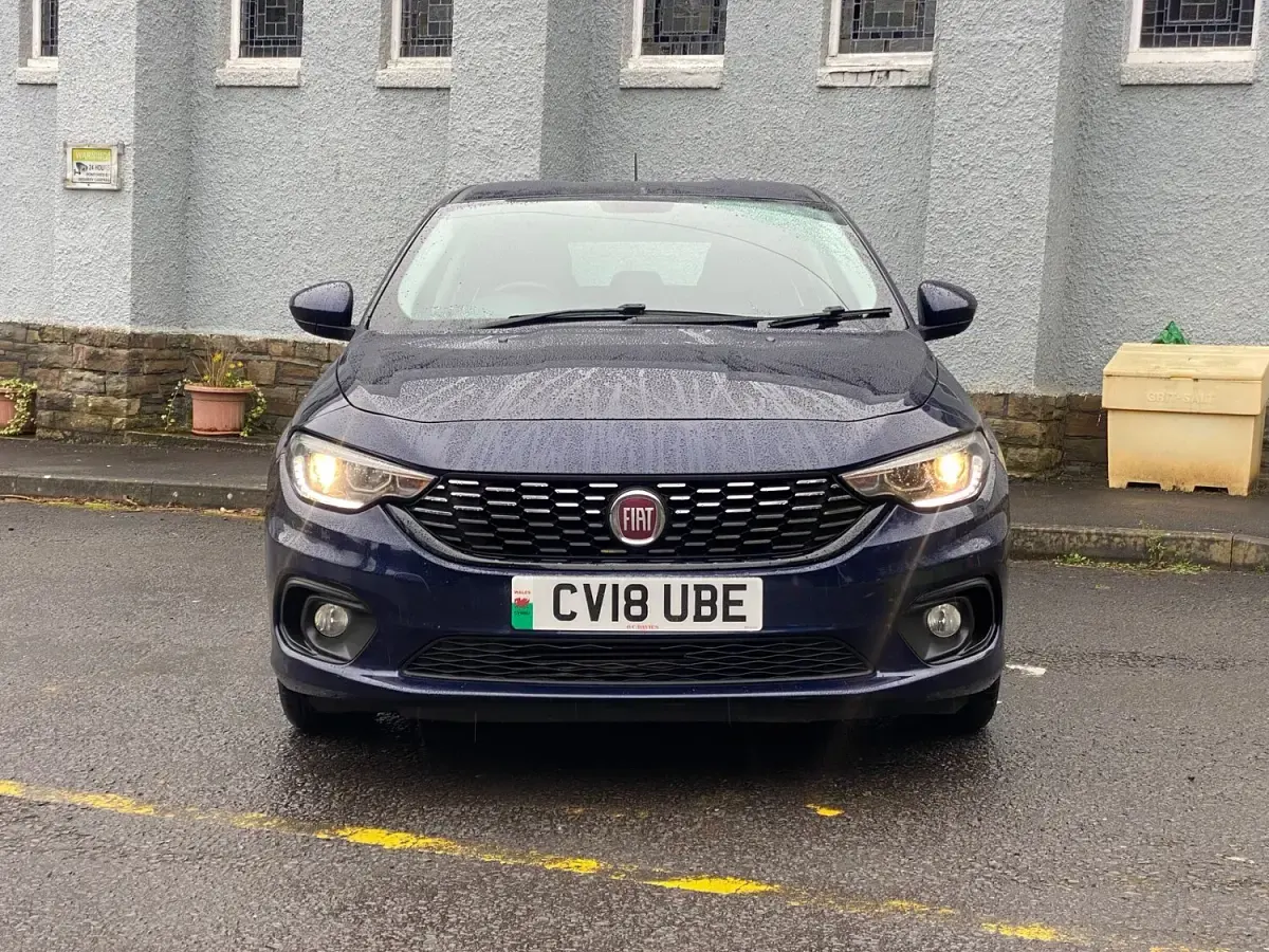 Käytetty Fiat Tipo Easy Plus 120 HP (88 kW) 2018 Sininen Viistoperä