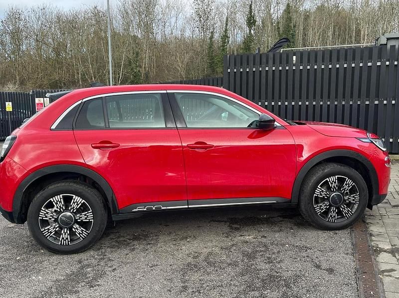 Used Fiat 600 S 99 HP (72 kW) 2025 Red SUV