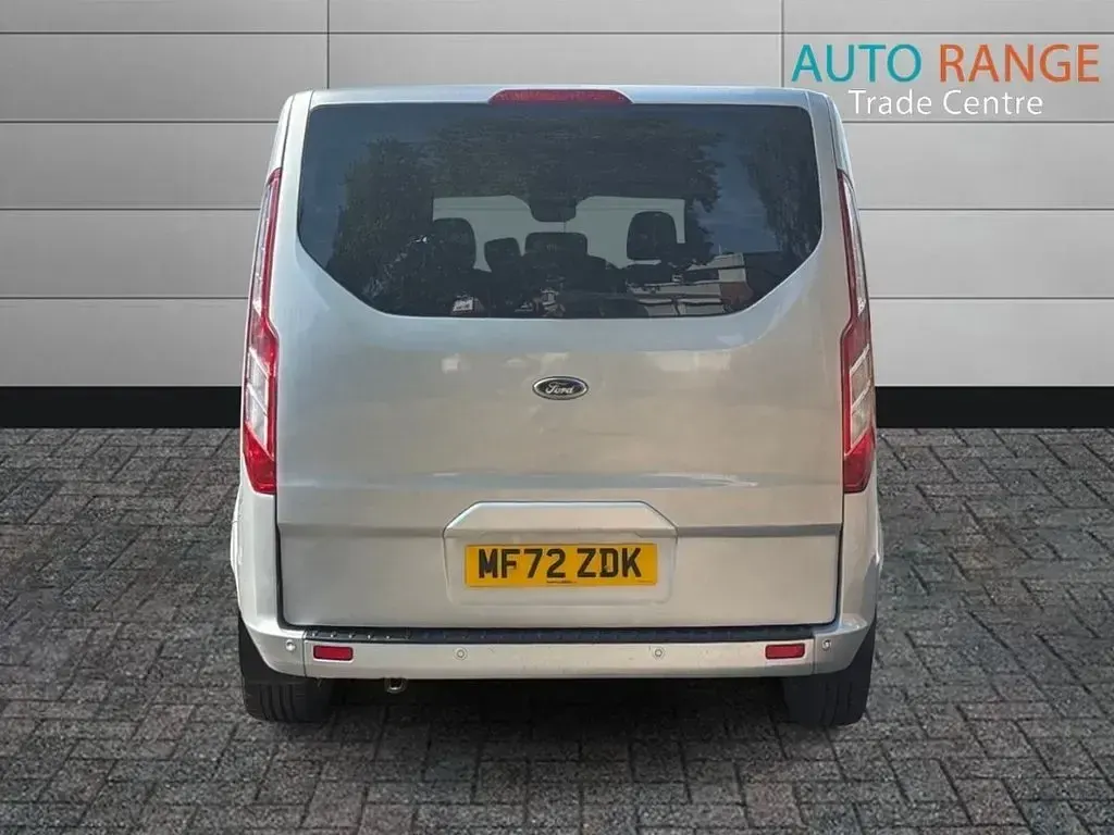 Used Ford Tourneo Custom Titanium 130 HP (95 kW) 2022 Silver Van
