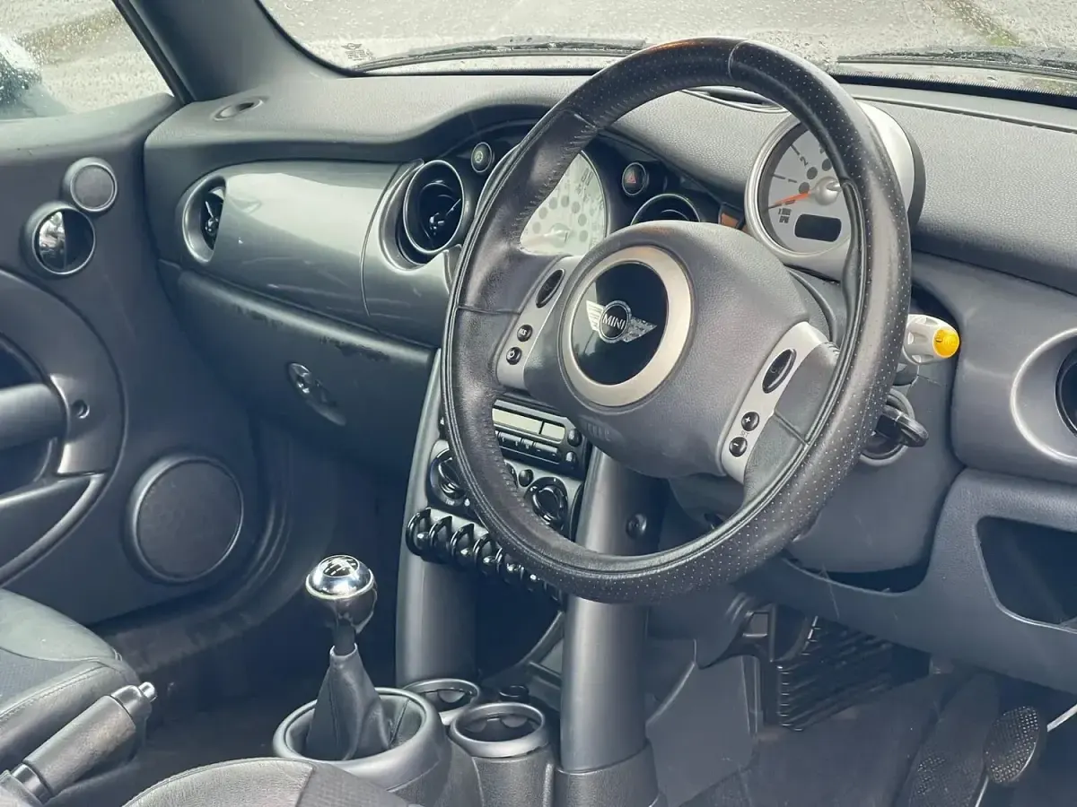 Used Mini ONE 90 HP (66 kW) 2006 Blue Hatchback
