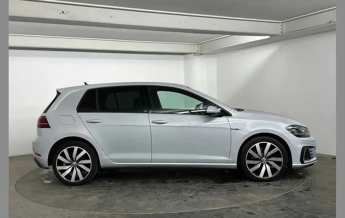 Used VW Golf VII Advance 204 HP (150 kW) 2018 Silver Hatchback