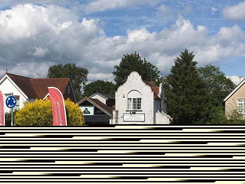 Image 2/4