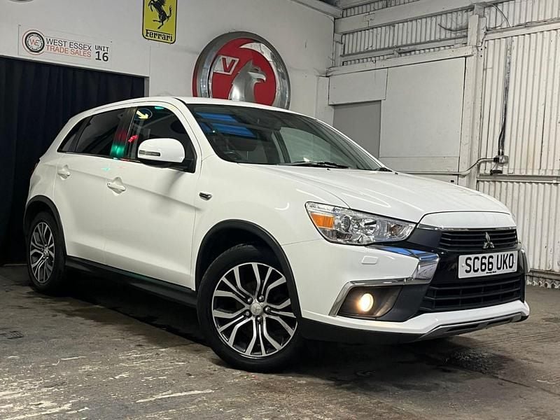 Used Mitsubishi ASX 114 HP (83 kW) 2017 White SUV