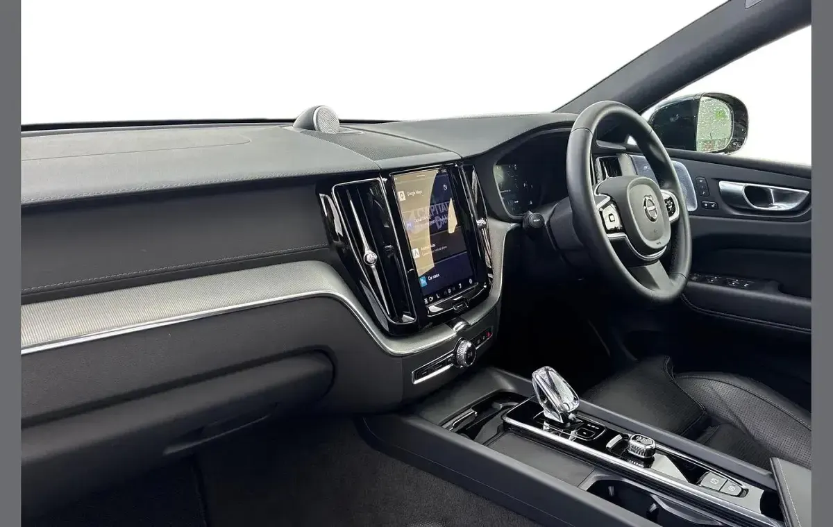 Used Volvo XC60 Ultra 247 HP (181 kW) 2025 Black SUV