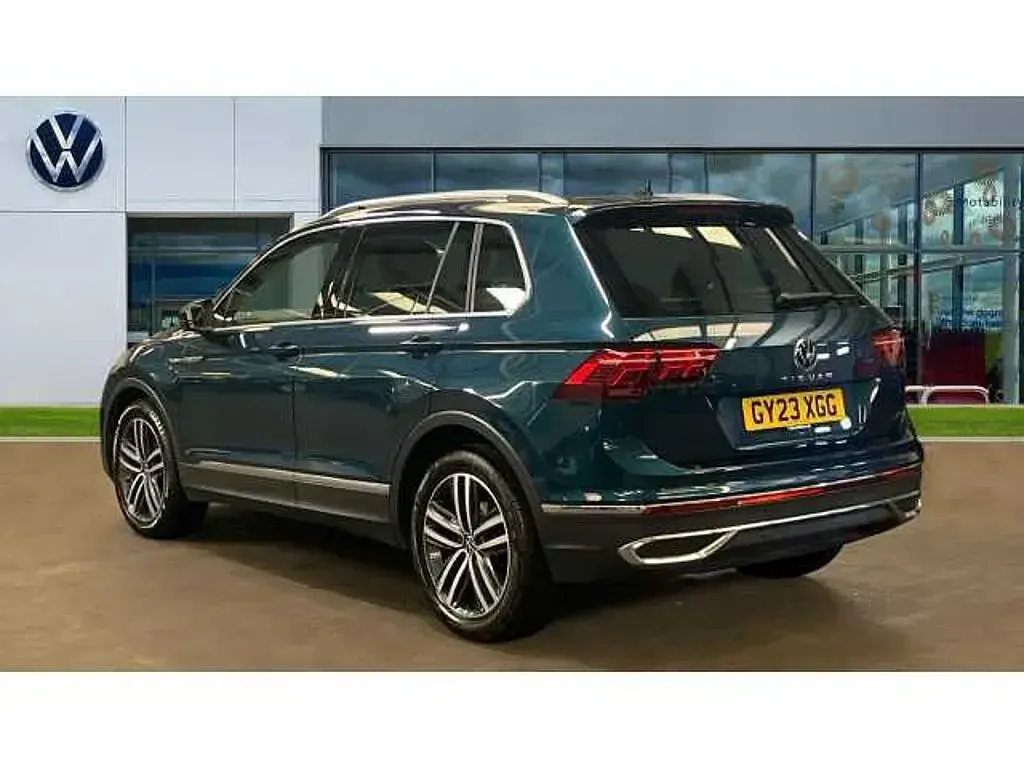 Used VW Tiguan Elegance 150 HP (110 kW) 2023 Blue SUV