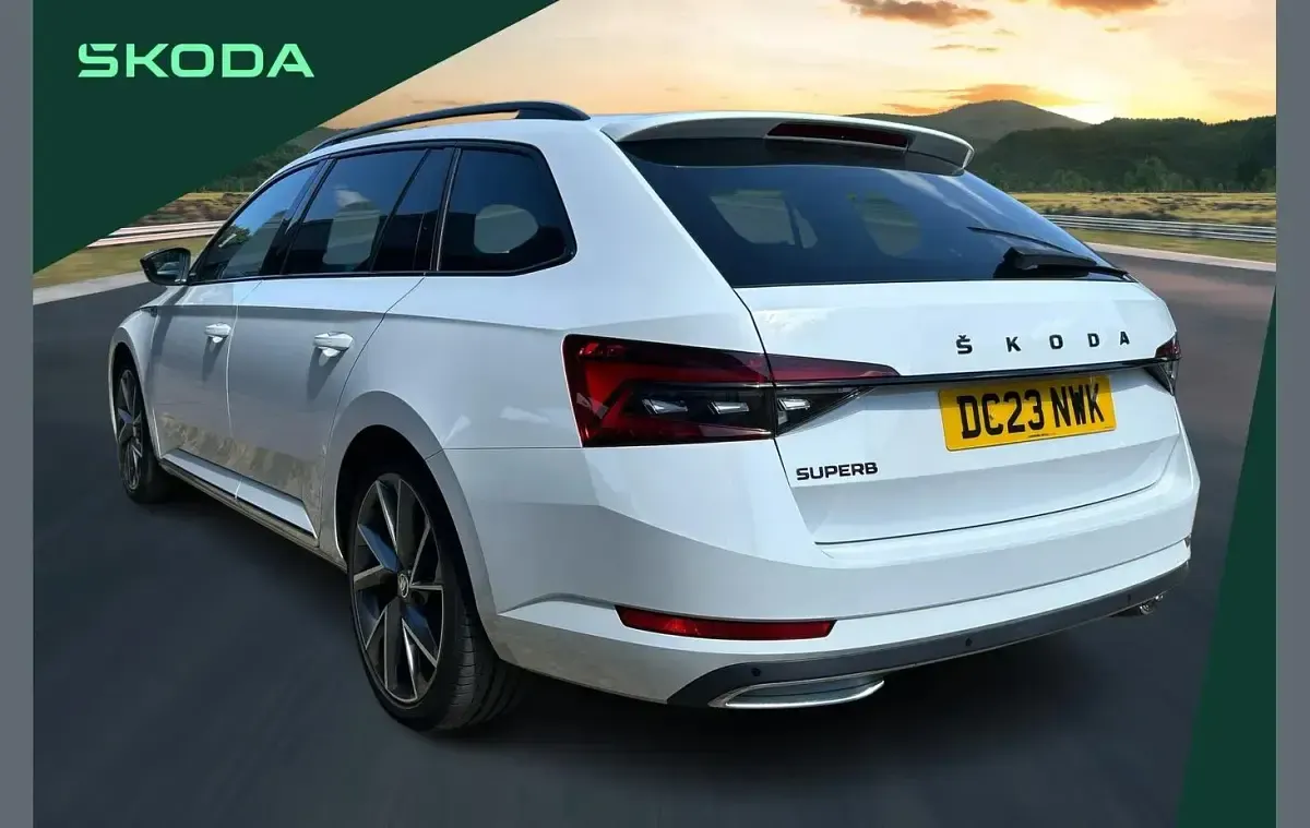 Used Skoda Superb SportlinePlus 196 HP (144 kW) 2023 White Estate