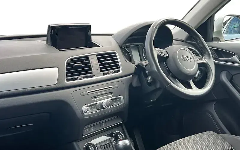 Używany Audi Q3 Sport 150 KM (110 kW) 2017 Srebrny SUV