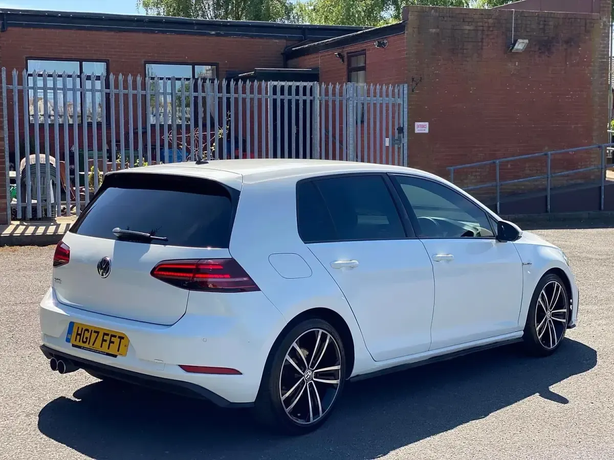 Used VW Golf VII GTD 184 HP (135 kW) 2017 White Hatchback