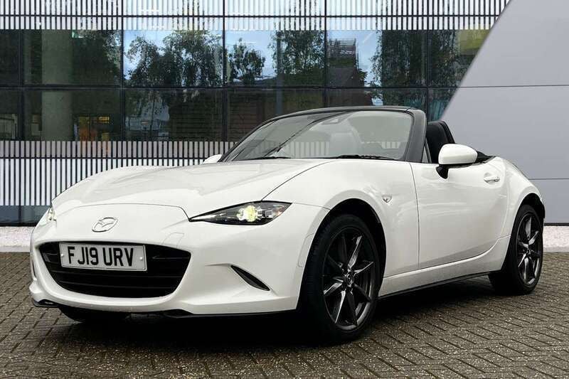 Used Mazda MX5 Inclusive 184 HP (135 kW) 2019 White Cabriolet