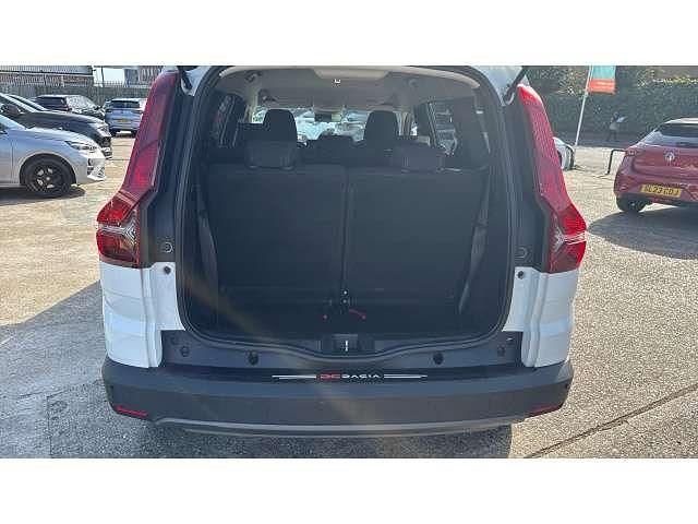 Used Dacia Jogger Extreme 141 HP (103 kW) 2024 White MPV