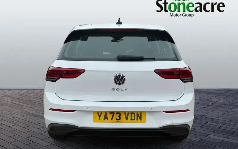 Used VW Golf VIII Life 131 HP (96 kW) 2024 White Hatchback