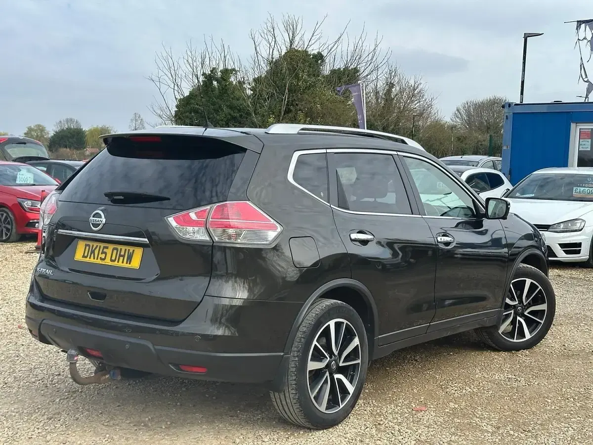 Used Nissan X-Trail Tekna 130 HP (95 kW) 2015 Green SUV